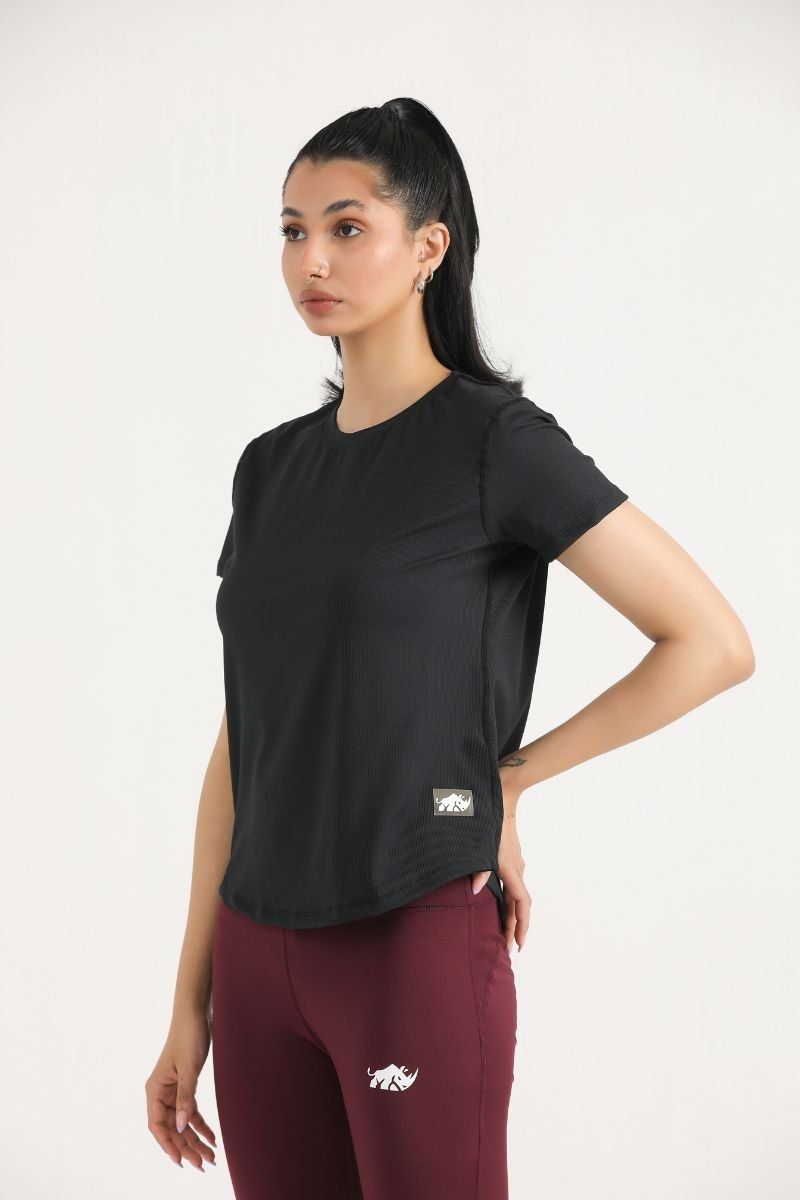PULSE MID LENGTH TEE - BLACK - Luna Active Fit