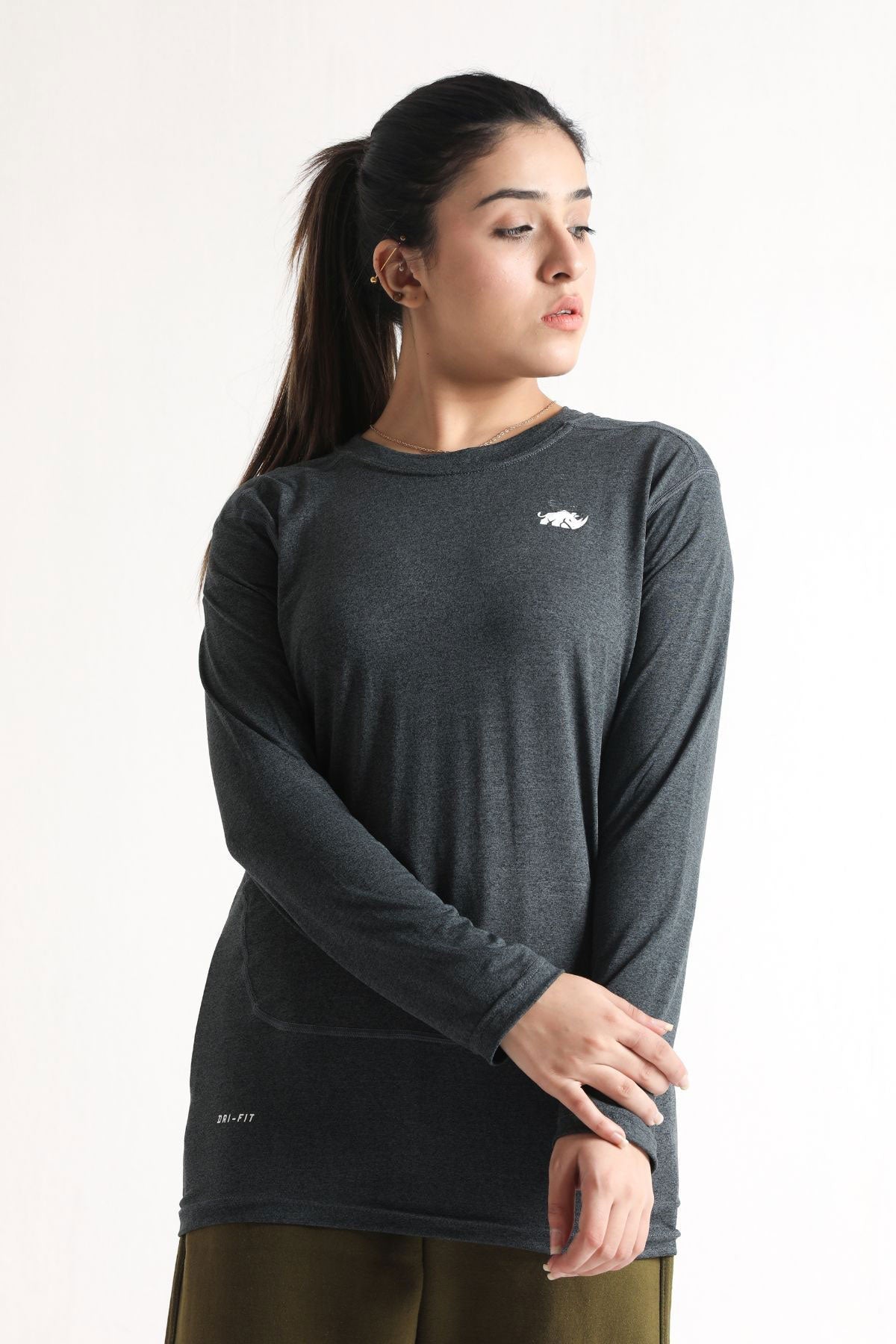 SIGNATURE LONG SLEEVED STRAIGHT CUT TEE - CHARCOAL - Luna Active Fit