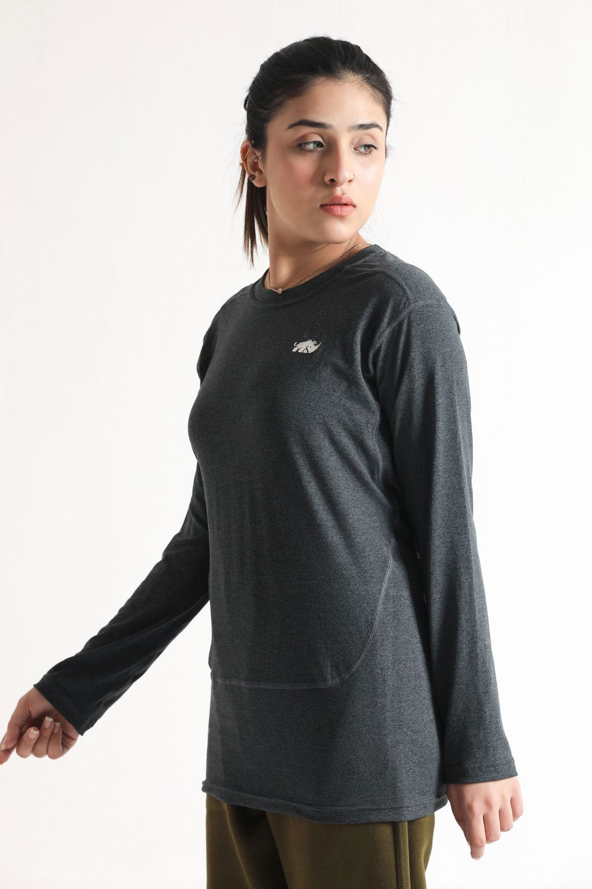 SIGNATURE LONG SLEEVED STRAIGHT CUT TEE - CHARCOAL - Luna Active Fit